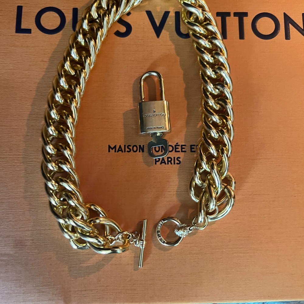 Louis Vuitton Padlock & Key w/ Anne Klein Chunky Toggle Chain #312 - Picture 7 of 7